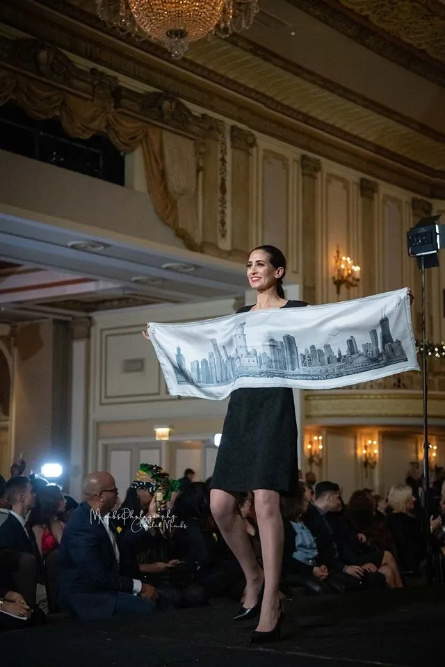 CHICAGO Skyline 100% Silk Oblong Scarf in Grey White