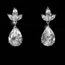 Mavis Classic Pear Drop Earrings | 6ct