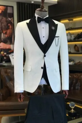 Stylish White Three Pieces Prom Suits with Peaked Lapel